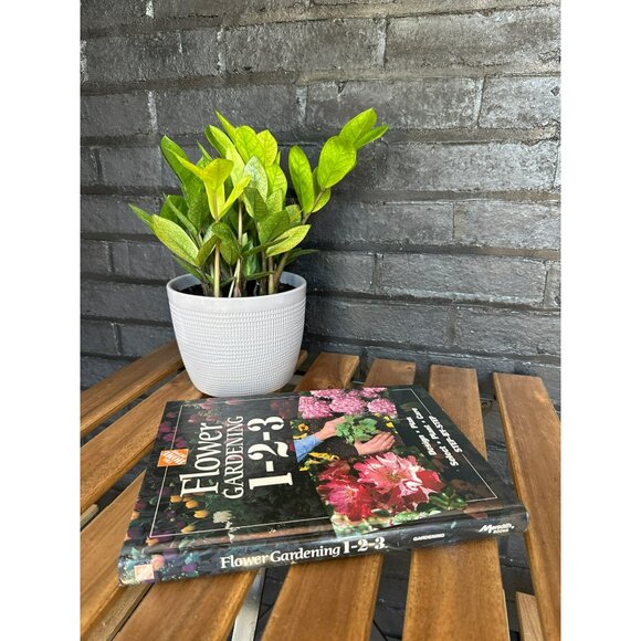 VTG The Home Depot Flower Gardening 1-2-3 Book by The Home Depot Decor Landscape - Picture 3 of 5